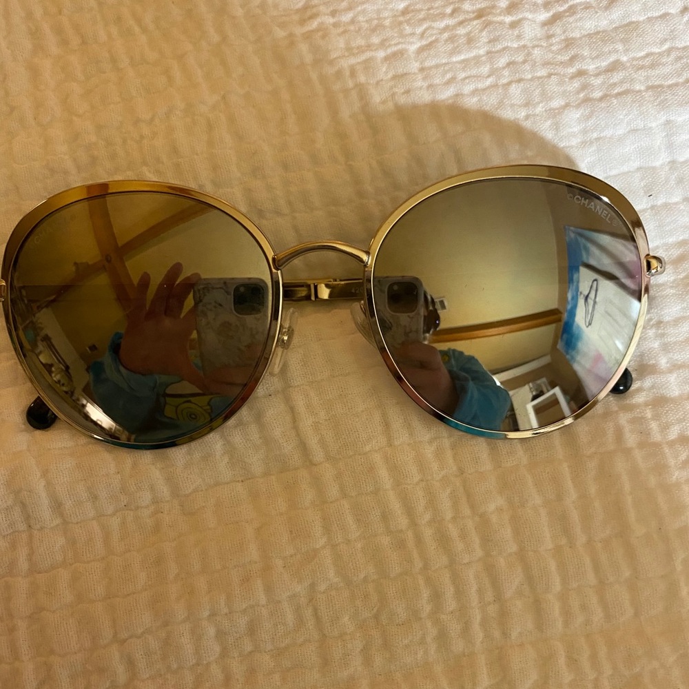 CHANEL Round silver mirrow sunglasses